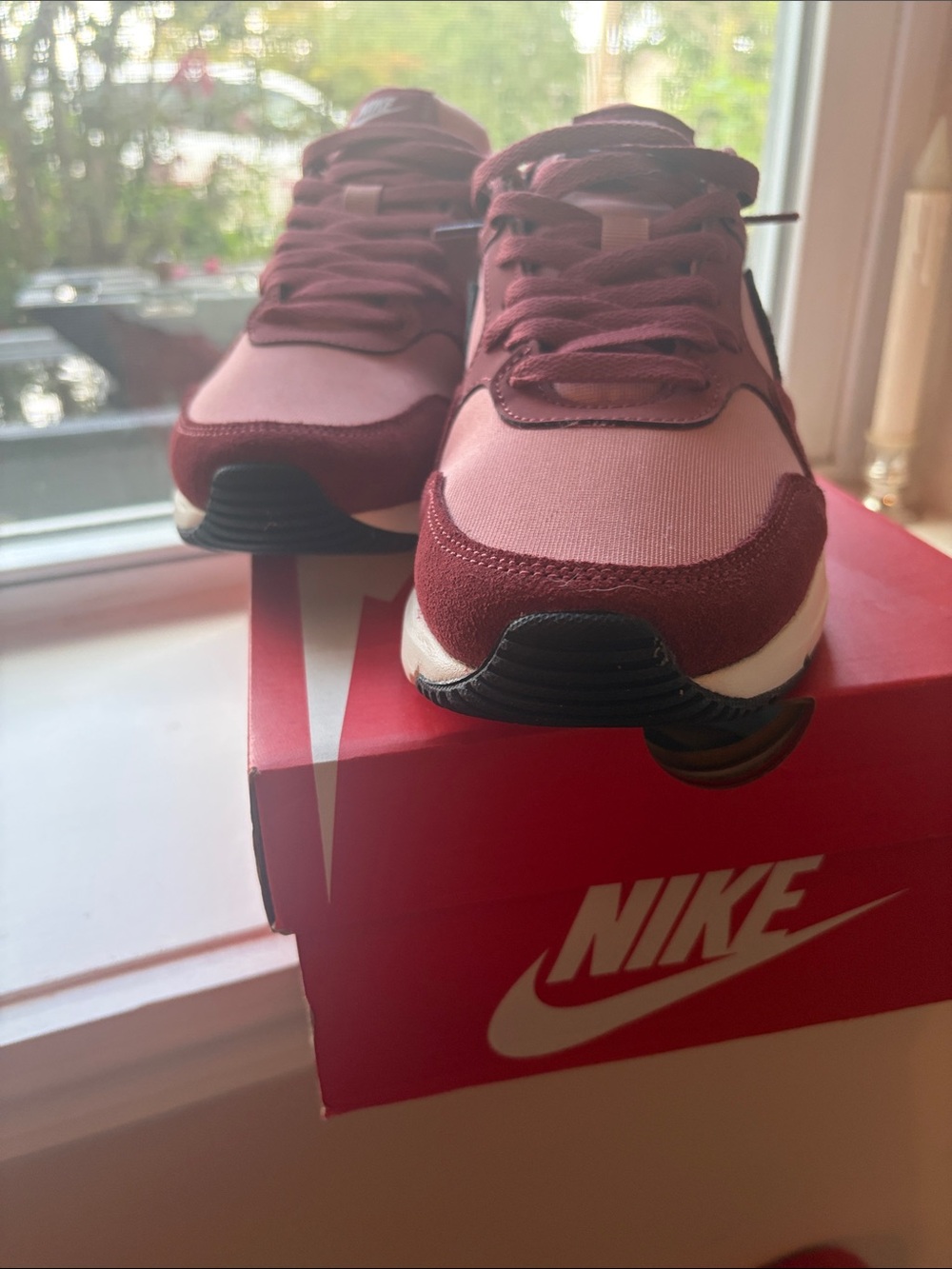 Nike Air Max Women’s Maroon Pink Athletic Sneakers with Black Swoosh - Picture 9 of 12